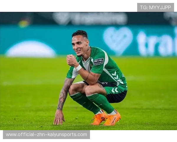 曼联弃将成西甲火爆攻击手，安东尼2射1传获本轮唯一满分，安东尼泰勒执法曼联的比赛